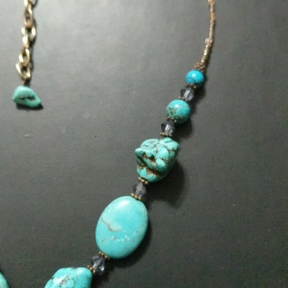 Silver Tone Faux Turquoise Blue Swarovski Crystal Beaded Statement Necklace